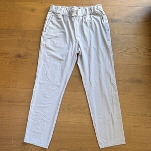 Vuori light gray women’s pants sz S